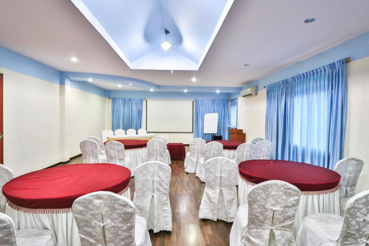 Palette - Holiday Palms Bangalore Ngoại thất bức ảnh